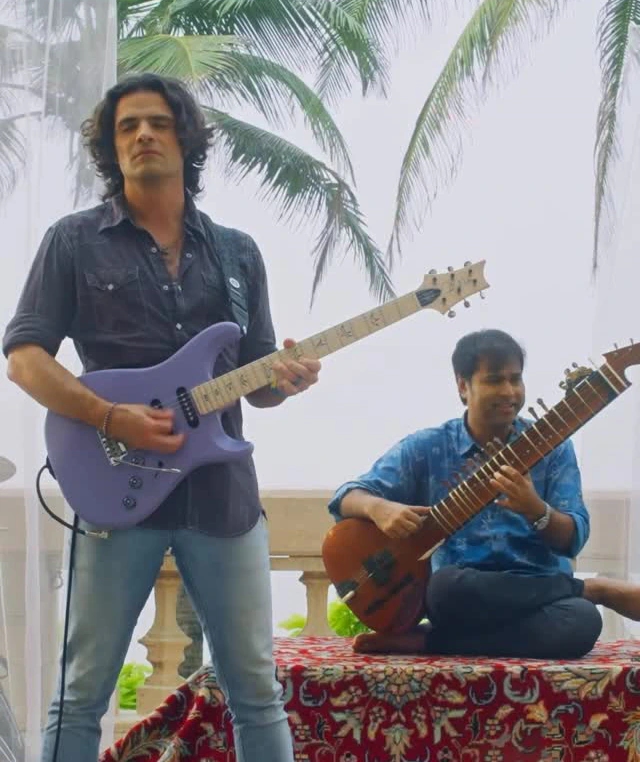 Purbayan Chatterjee with sitar